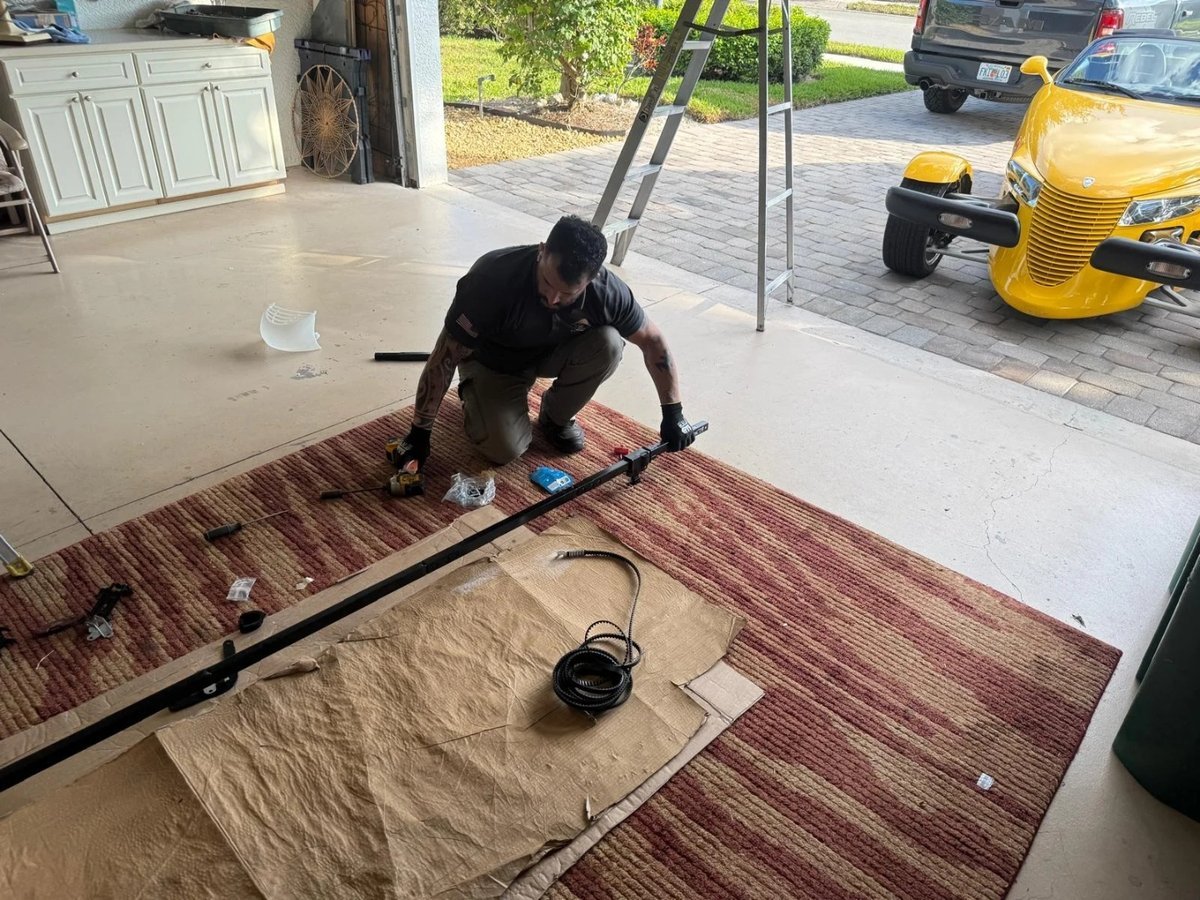 Garage door repair work, gallery photo 12